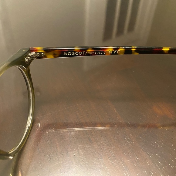 Moscot Frankie eyeglasses, olive front with tortoise temples. - Picture 4 of 4